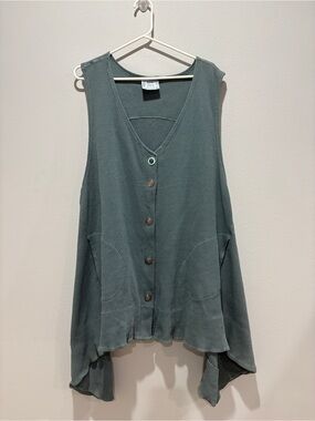 Blue Fish Vintage Sleeveless Unique Button Front Tunic in Sage Green